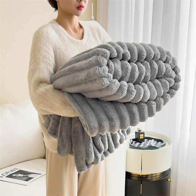Coperta FluffyDreams in Pelliccia Sintetica Morbida | Calda e Leggera per Comfort Elegante 1