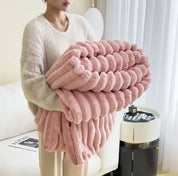 Coperta FluffyDreams in Pelliccia Sintetica Morbida | Calda e Leggera per Comfort Elegante 4