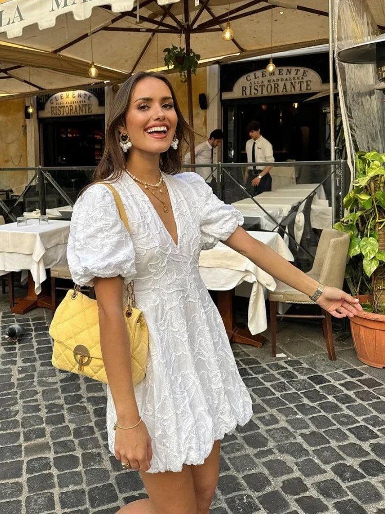 Emma | Elegante Abito Estivo Bianco con Volant per Donna 0
