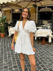 Emma | Elegante Abito Estivo Bianco con Volant per Donna 1