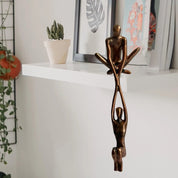 Eternal Love | Scultura Decorativa in Resina con Design Unico | Simbolo di Amore e Armonia per la Casa 7