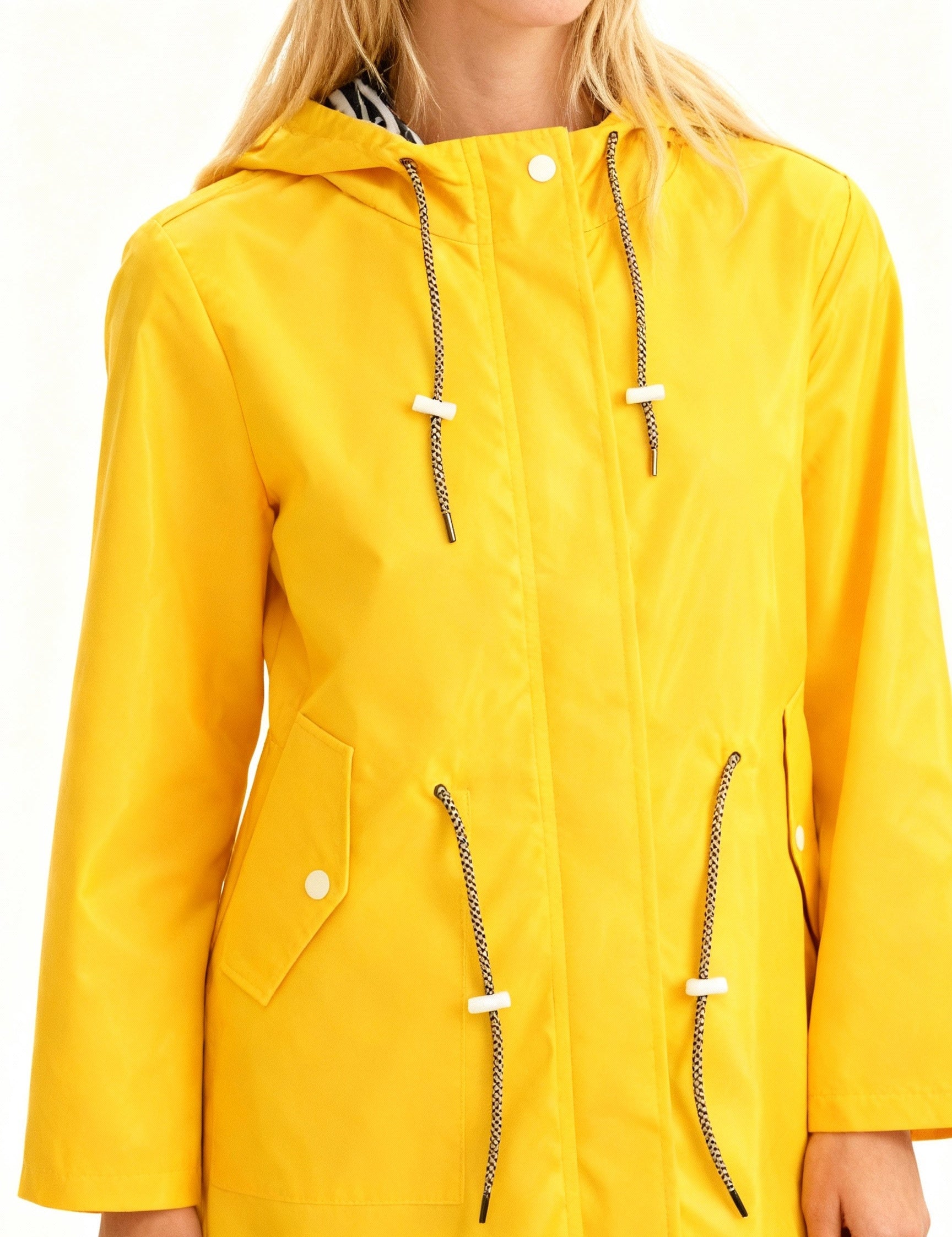 Ethan | Impermeabile Urbano Con Cappuccio e Design Moderno 1