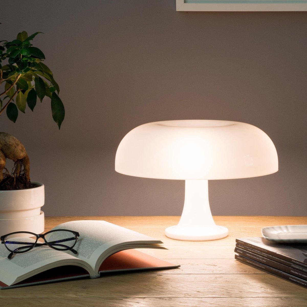 FungoLuce | Elegante Retro PVC Table Lamp for Cozy Spaces 2