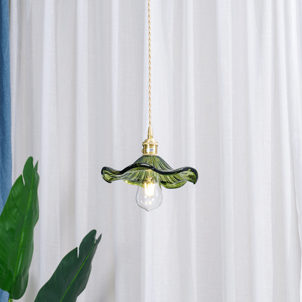 HibiscusGlow | Elegante Lampada a Sospensione in Vetro per Camera da Letto 4