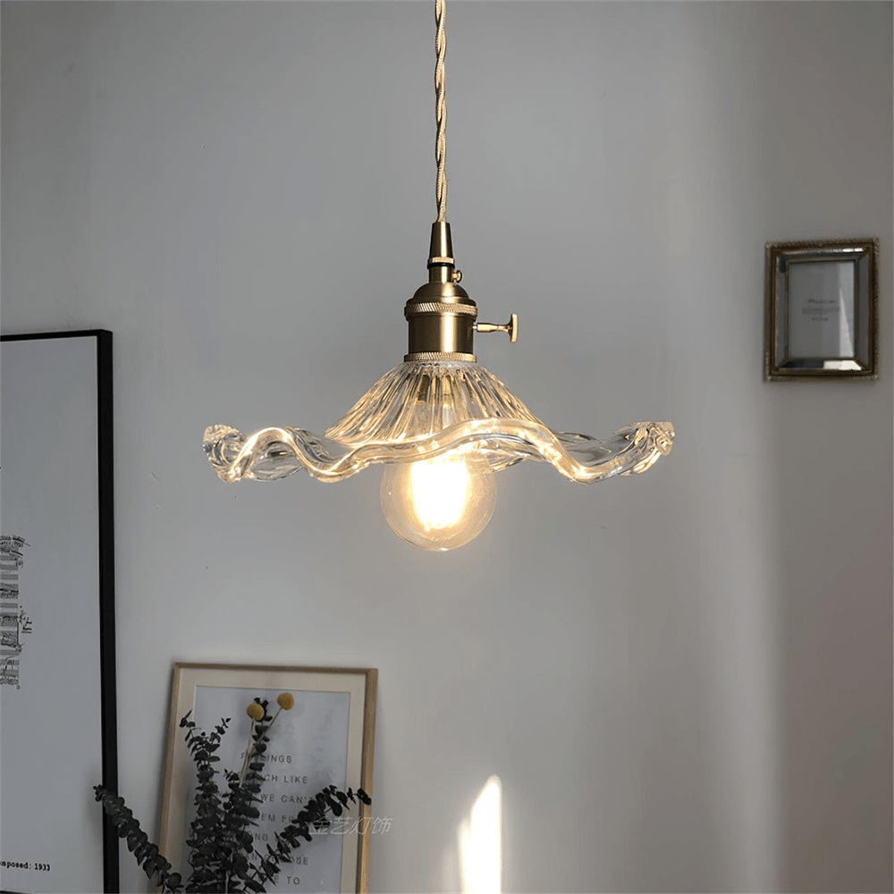 HibiscusGlow | Elegante Lampada a Sospensione in Vetro per Camera da Letto 7