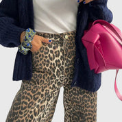 Jeans Vintage | Stampa Leopardata con Vestibilità Comoda | Stile Retrò per Ogni Occasione 1