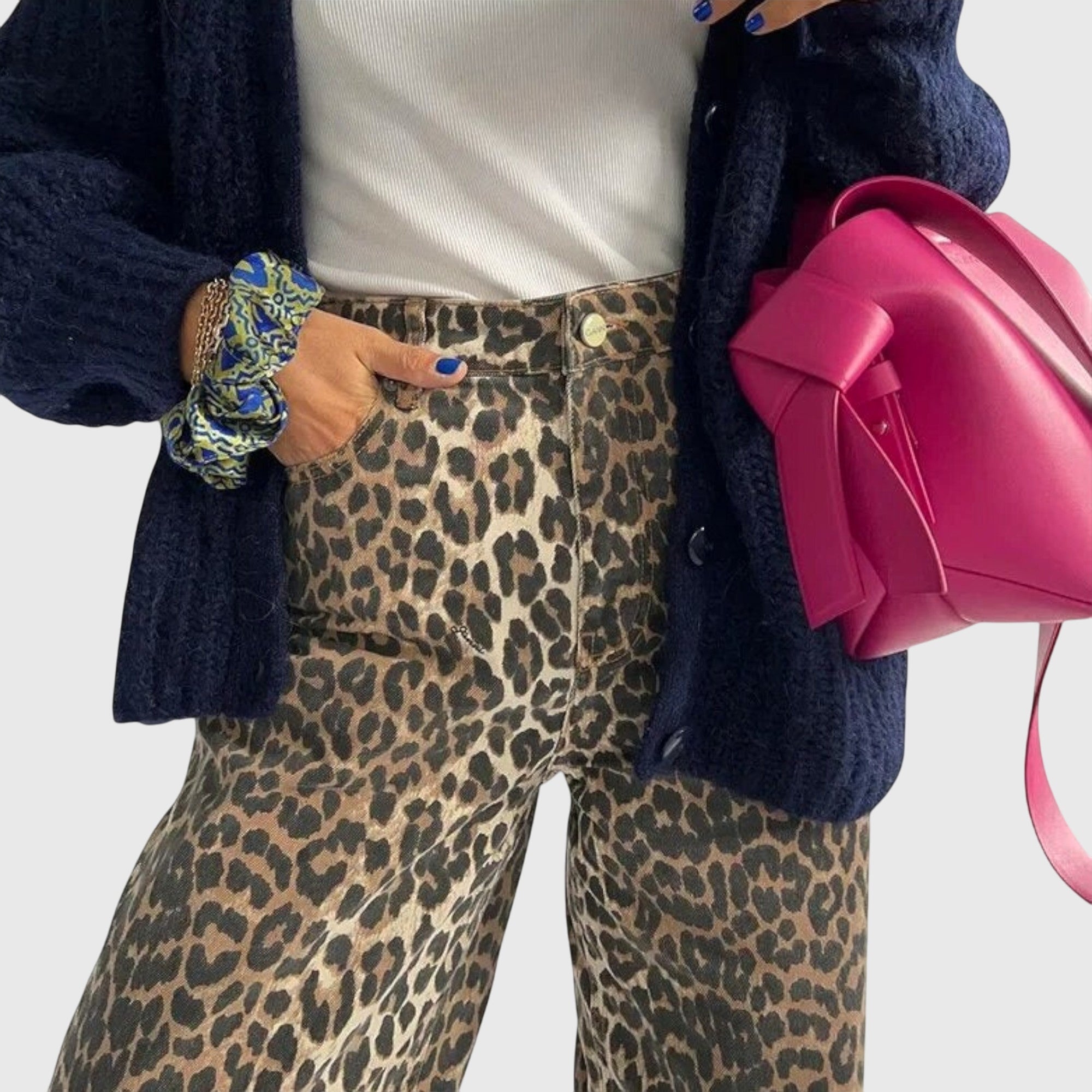 Jeans Vintage | Stampa Leopardata con Vestibilità Comoda | Stile Retrò per Ogni Occasione 1