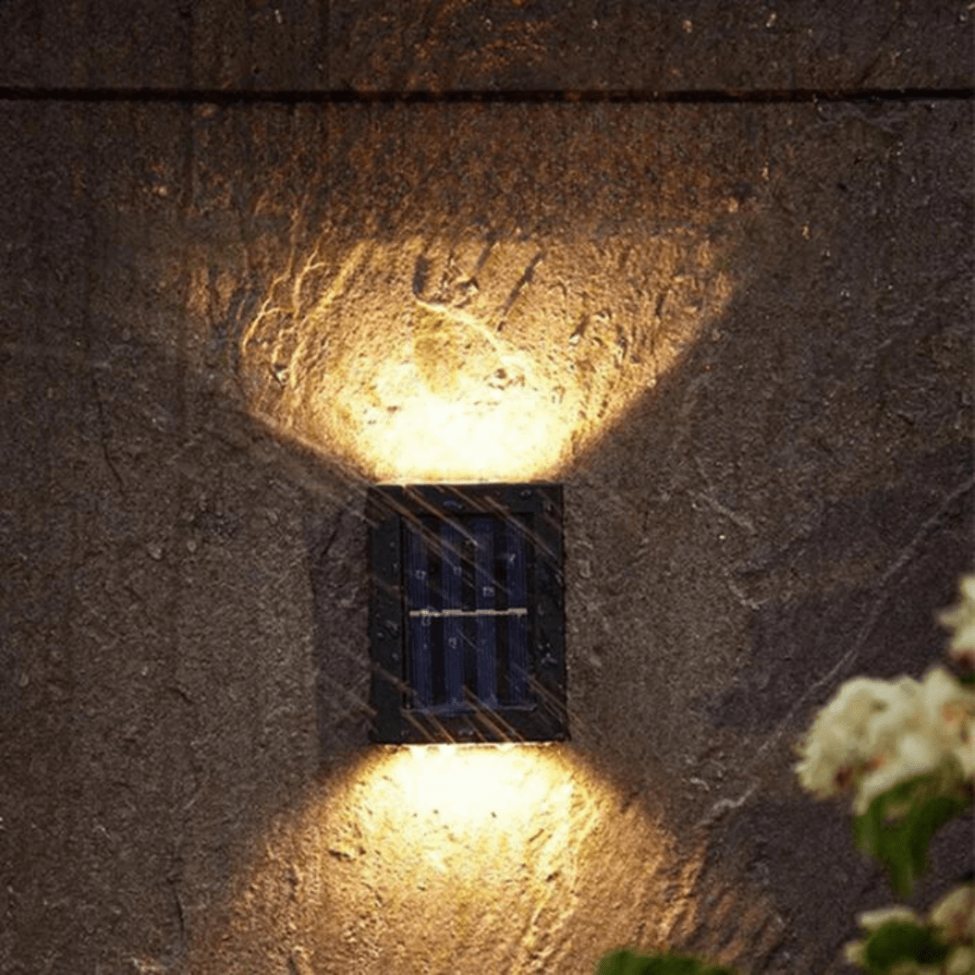 LuceSolare | Elegante Lampada Solare da Giardino con Sensore Automatico 3