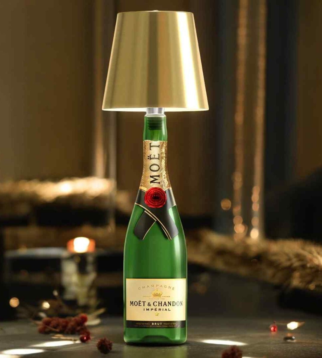 LuminaBottiglia | Elegante Lampada LED Personalizzabile da Tavolo 4
