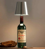 LuminaBottiglia | Elegante Lampada LED Personalizzabile da Tavolo 5
