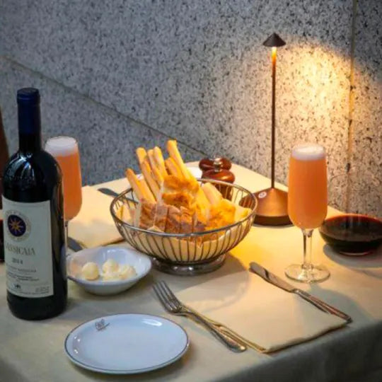 Luminara | Elegante Lampada da Tavolo Senza Fili LED Moderna 8