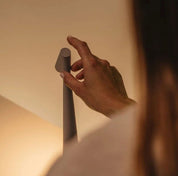 Luminara | Elegante Lampada da Tavolo Senza Fili in Design Scandinavo 3