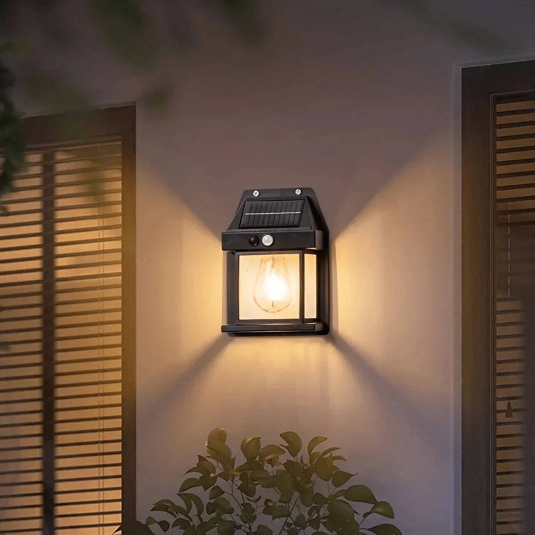 LuminariaSolare | Elegante Lampada Solare Impermeabile da Esterno con Movimento 1