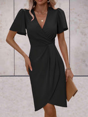 Mia | Elegante Abito a Portafoglio con Scollo a V 2