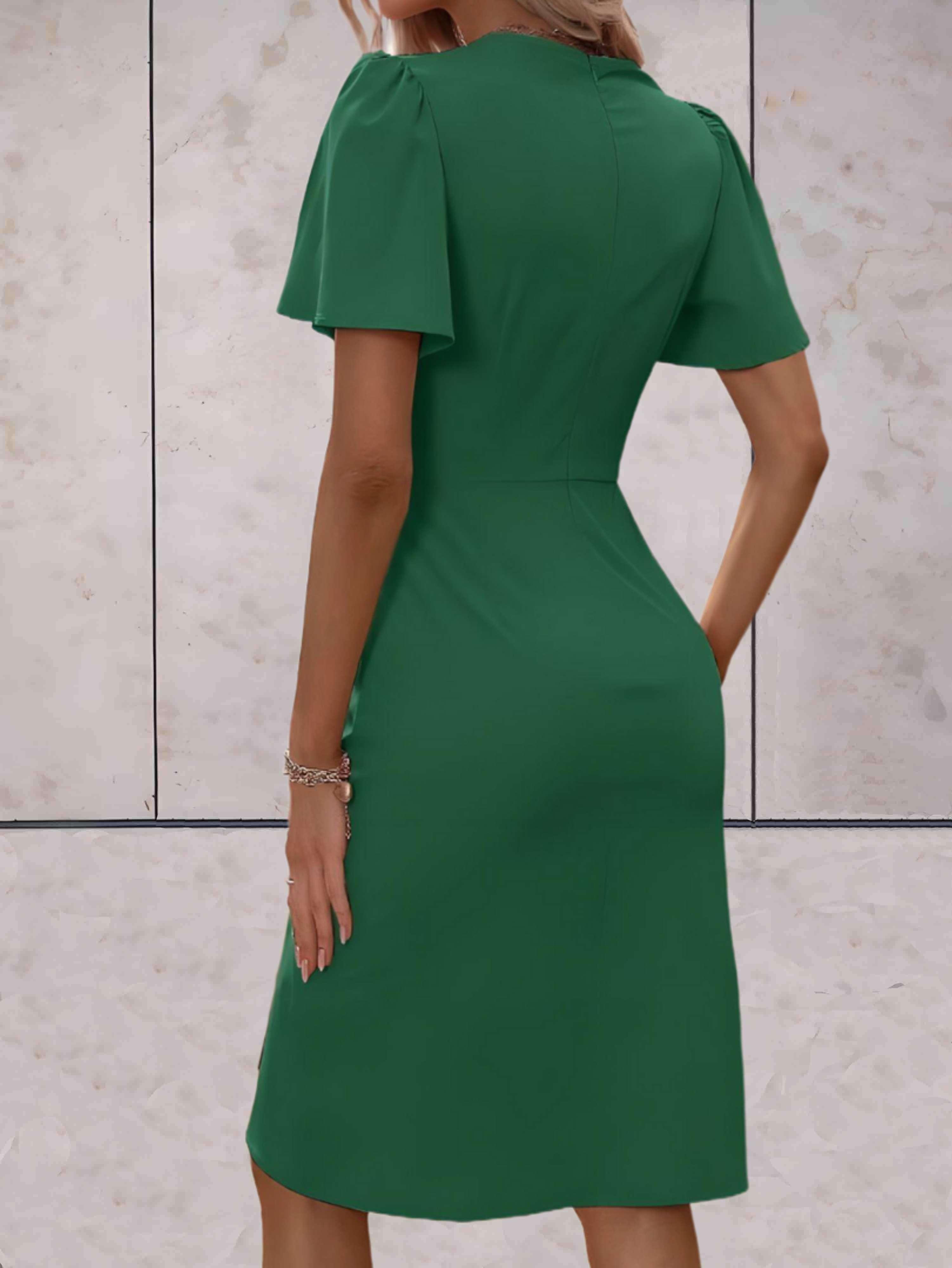 Mia | Elegante Abito a Portafoglio con Scollo a V 6