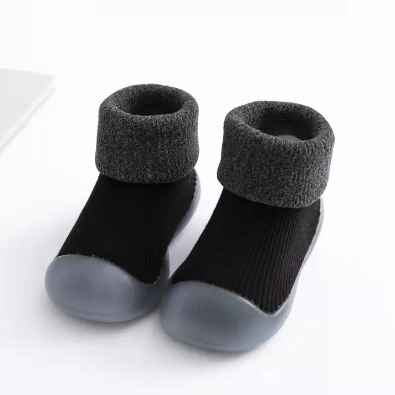 MiniKicks | Scarpe a Calzino Antiscivolo per Bambini con Suola Sicura | Comfort e Sicurezza per i Piccoli 0