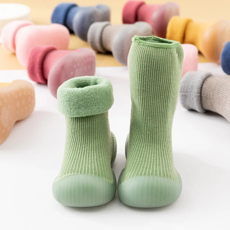 MiniKicks | Scarpe a Calzino Antiscivolo per Bambini con Suola Sicura | Comfort e Sicurezza per i Piccoli 4