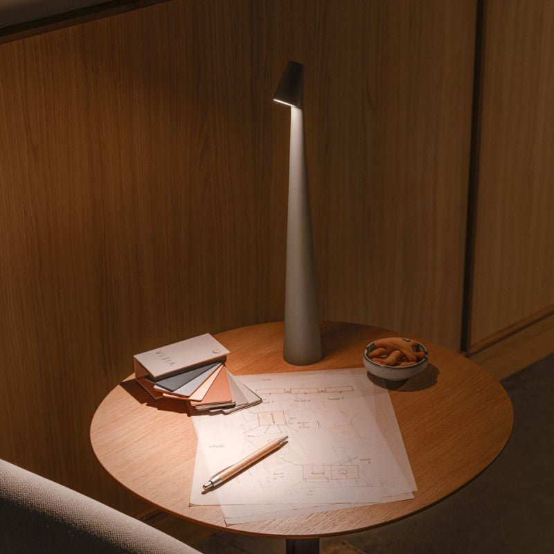 MinimalistBeam | Elegant Flexible Lampada a Batteria con Luce a LED 9