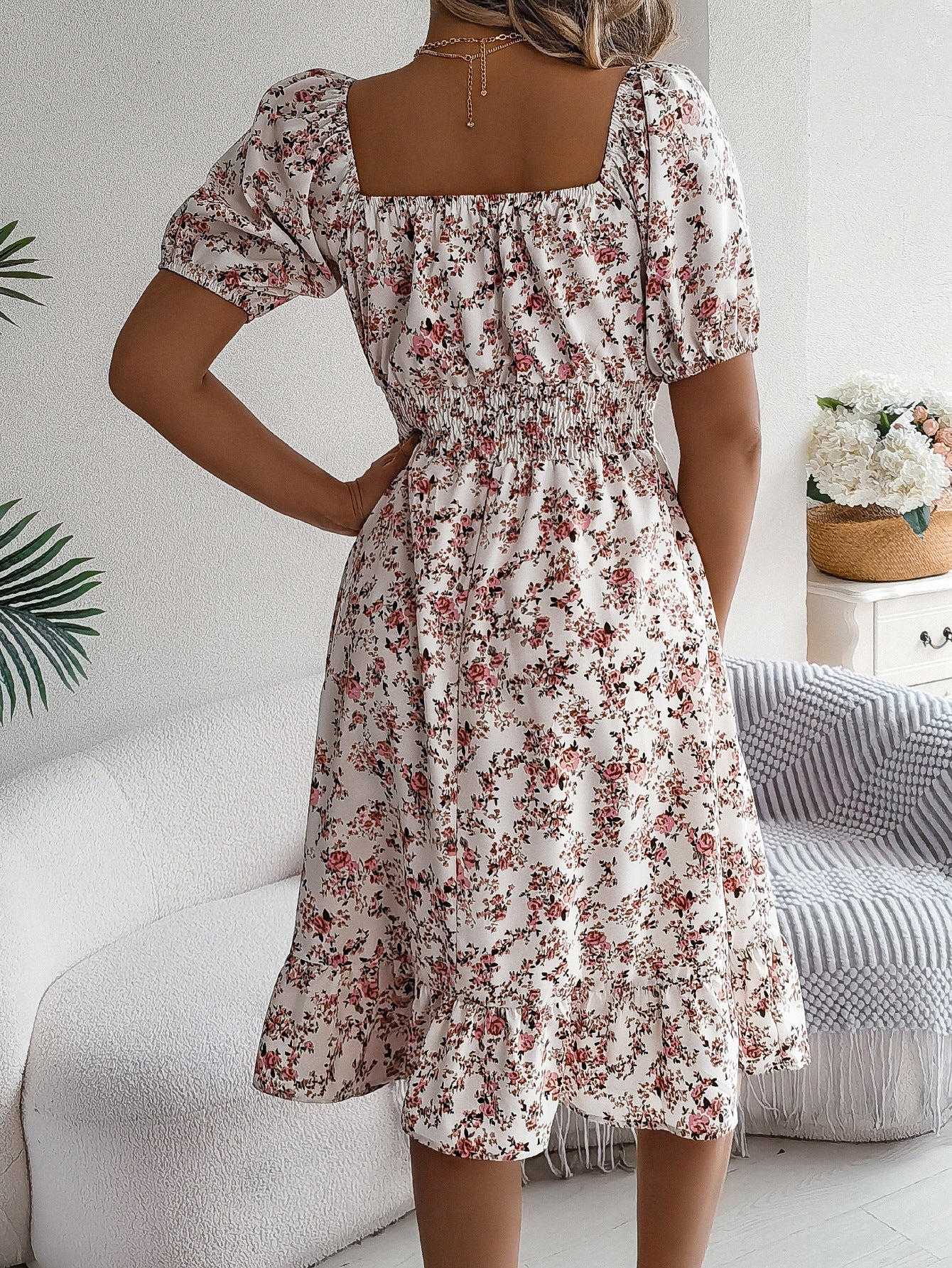 Noemi | Elegante Abito a Fiori con Scollo Quadrato e Vita Alta 4