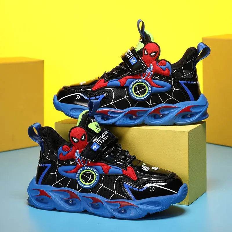 Scarpe da Ginnastica LED per Ragazzi con Suola Antiscivolo e Design Supereroe | Comfort e Sicurezza per Avventure Attive 2