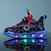 Scarpe da Ginnastica LED per Ragazzi con Suola Antiscivolo e Design Supereroe | Comfort e Sicurezza per Avventure Attive 6