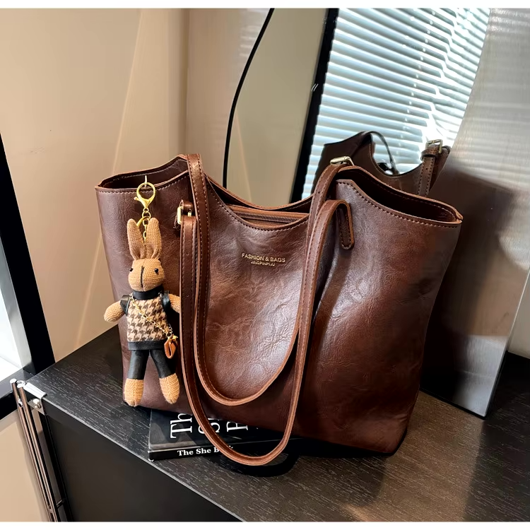 Sophie | Elegante Grande Borsa Shopping Rossa in Pelle Vegana 4