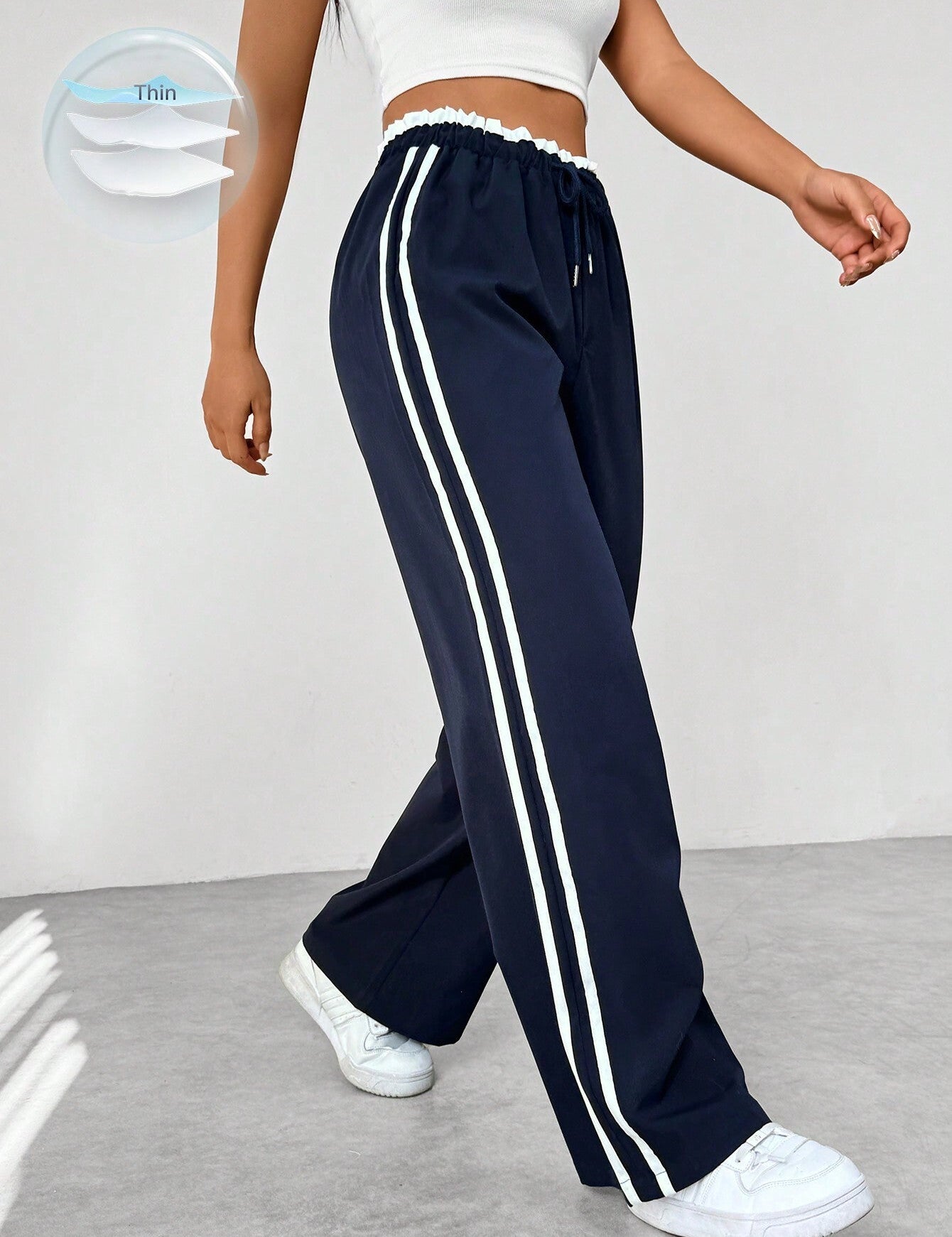 Sophie | Eleganti Pantaloni Sportivi Con Strisce Bianche a Gamba Larga 0