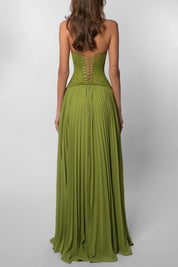 Abito lungo verde elegante ideale per matrimoni ed eventi estivi