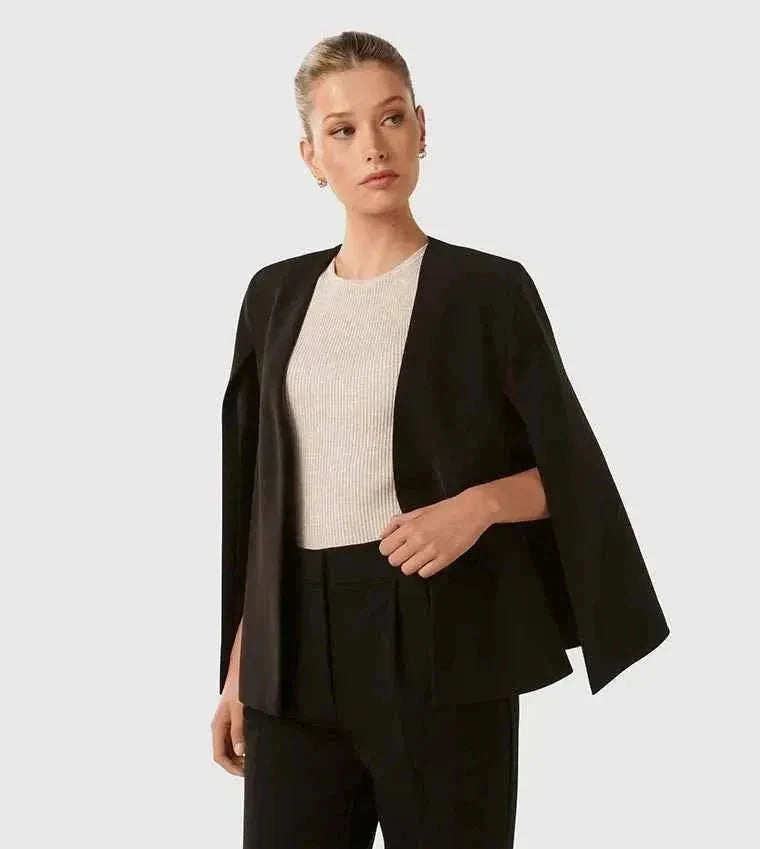 Blazer cape nero da donna con design minimalista e frontale aperto