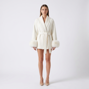 Cappotto elegante da donna in lana rosa, perfetto per eventi in città
