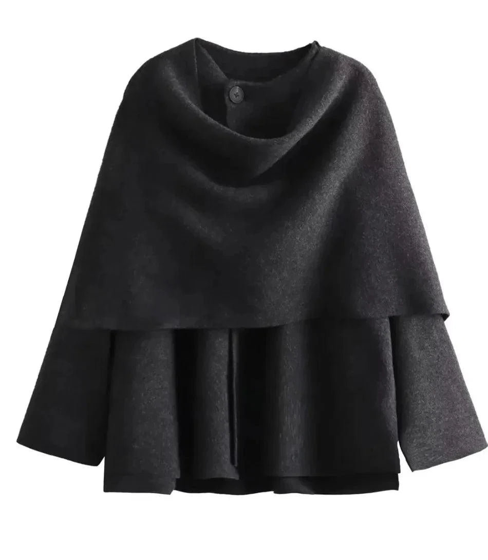 Dettaglio maniche ampie cappotto in lana oversize colore antracite