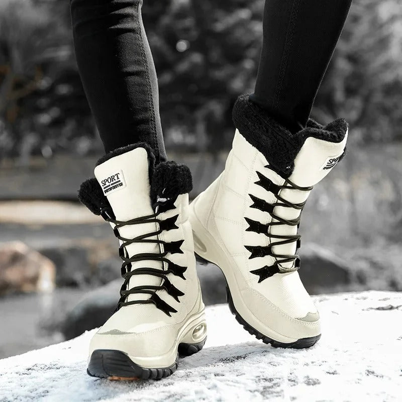 Celeste stivali impermeabili donna colore bianco su sfondo neutro