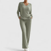 Set lounge in maglia donna colore oliva con design raffinato e drappeggio morbido