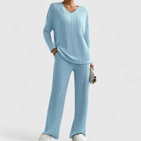 Completo lounge donna ideale per casa smart working e uscite casual quotidiane