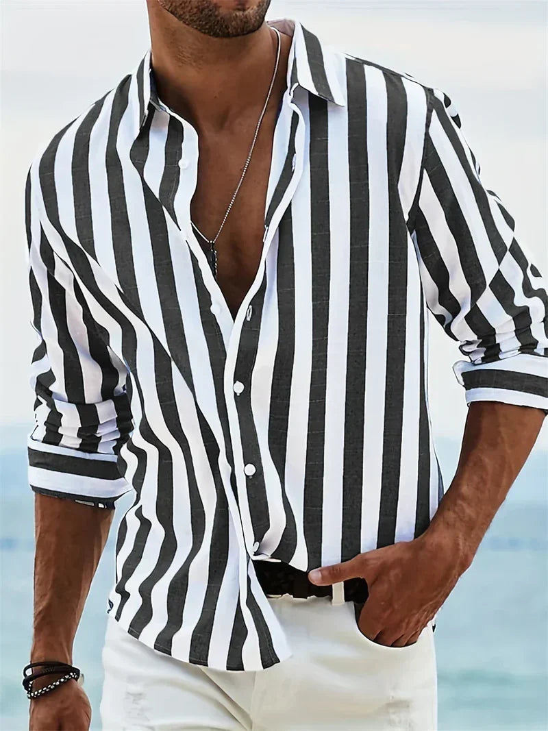 Dettaglio del tessuto traspirante lino-cotone della camicia estiva Cosimo
