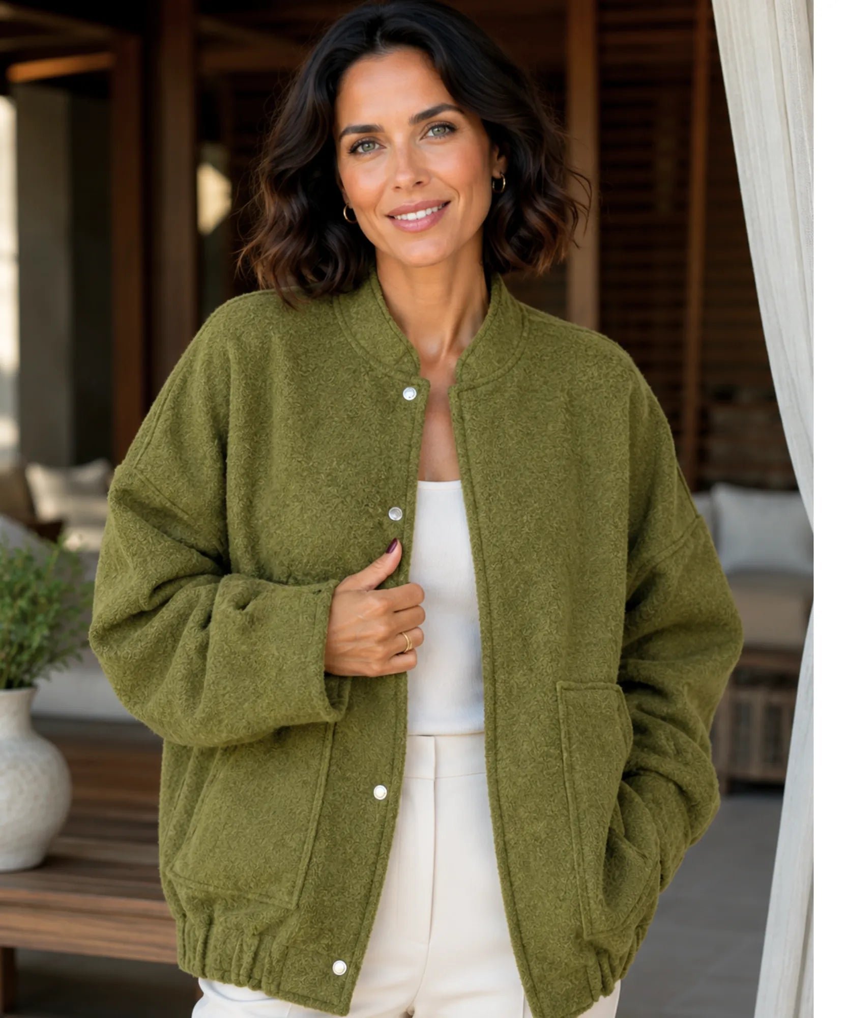 Giacca bomber oversize in bouclé da donna colore avorio