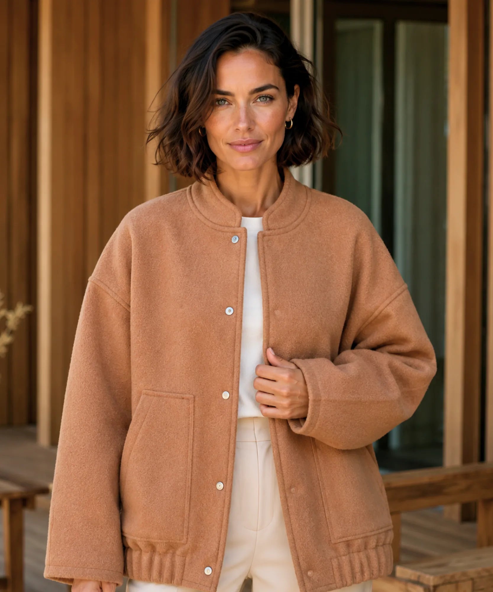 Tasca laterale giacca bomber oversize in lana bouclé grigia