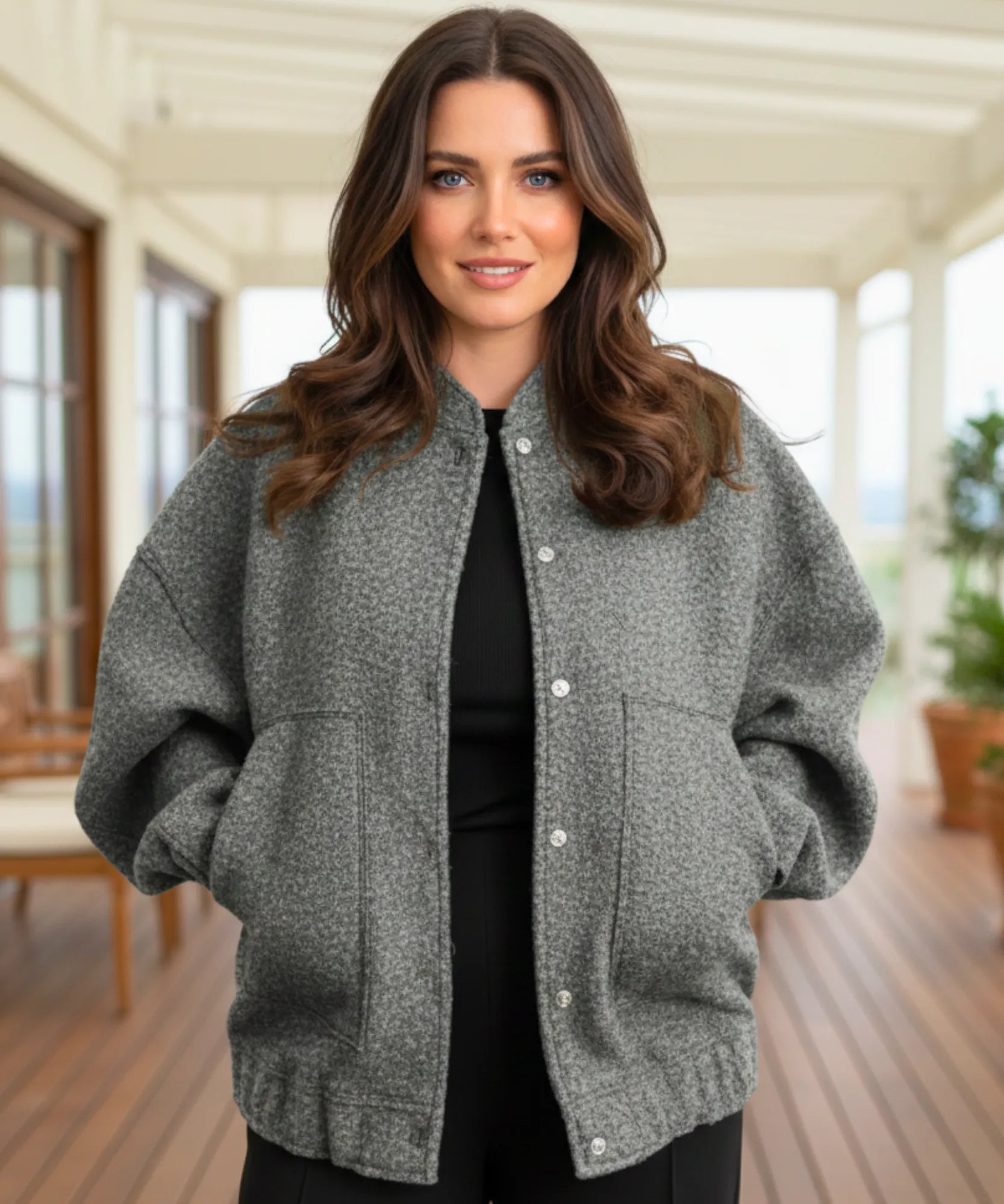 Silhouette armoniosa giacca bomber bouclé oversize avorio