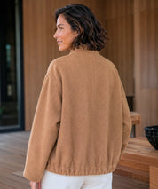 Giacca bomber in lana bouclé oversize color nudo frontale
