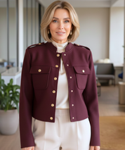 Vista frontale giacca militare donna in lana con colletto strutturato