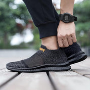 Sneakers slip-on uomo con suola flessibile grigio chiaro dettaglio profilo