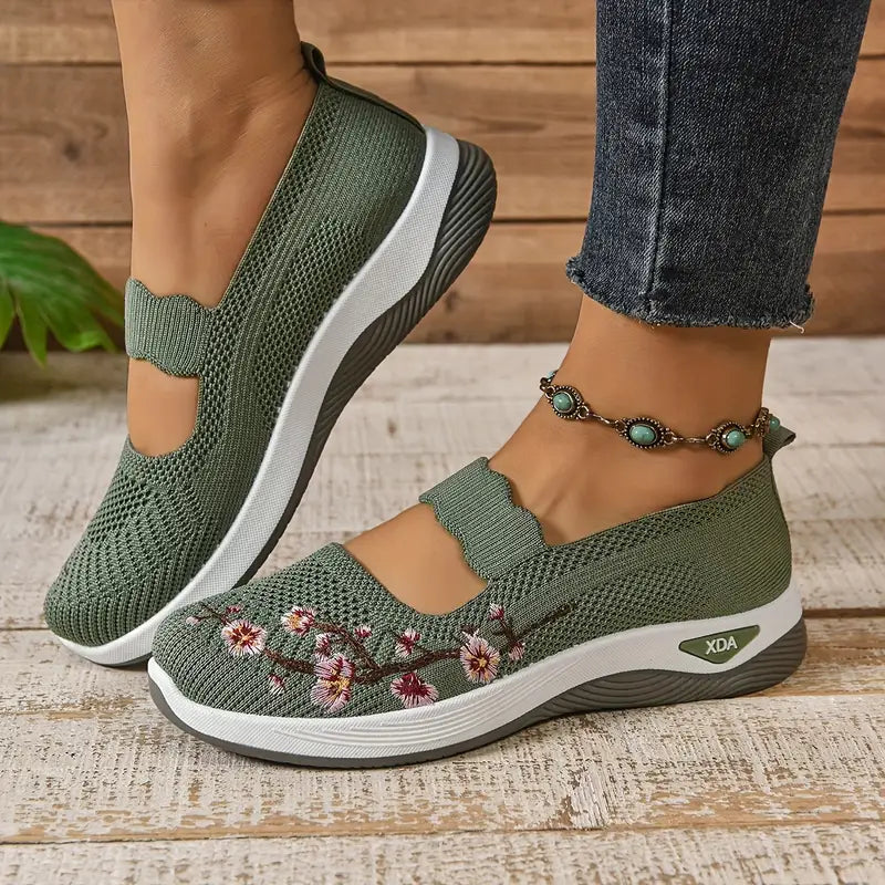 Scarpe donna Lena multicolore disposte su superficie chiara