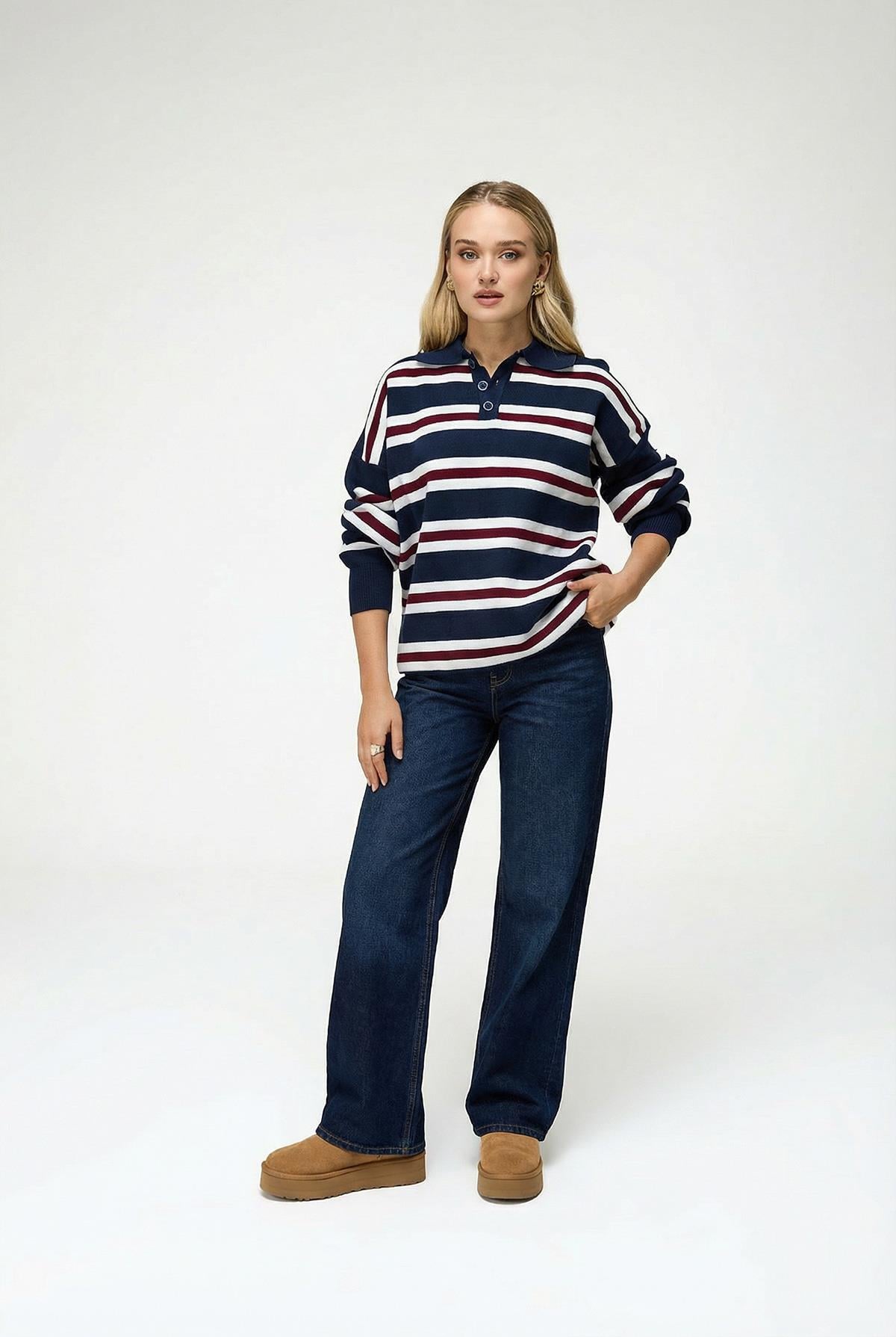 Dettaglio collo polo abbottonato maglione donna a righe