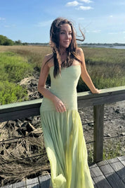 Maxi dress plissé verde ideale per feste ed eventi speciali