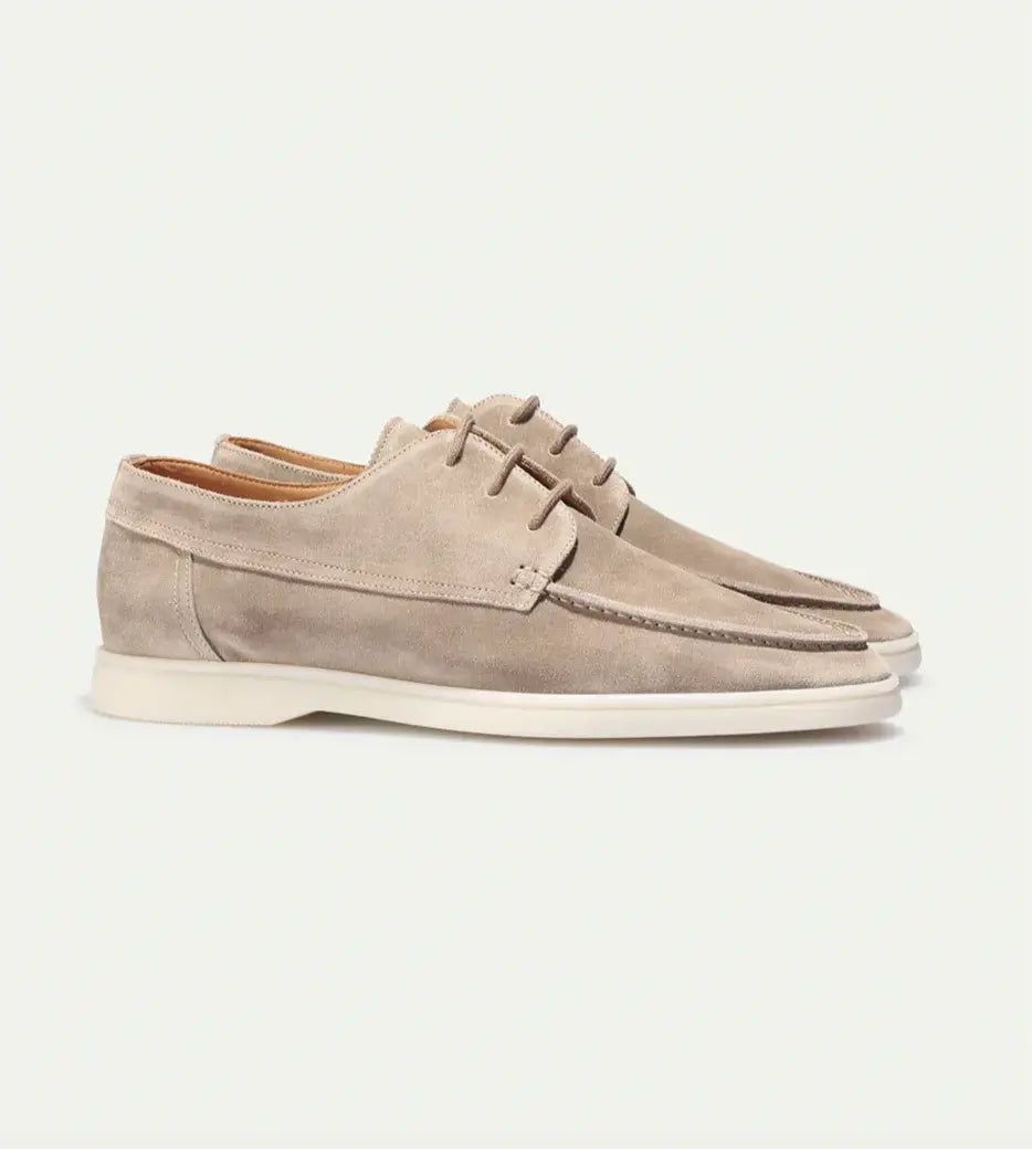Dettaglio texture pelle scamosciata mocassini uomo Giancarlo