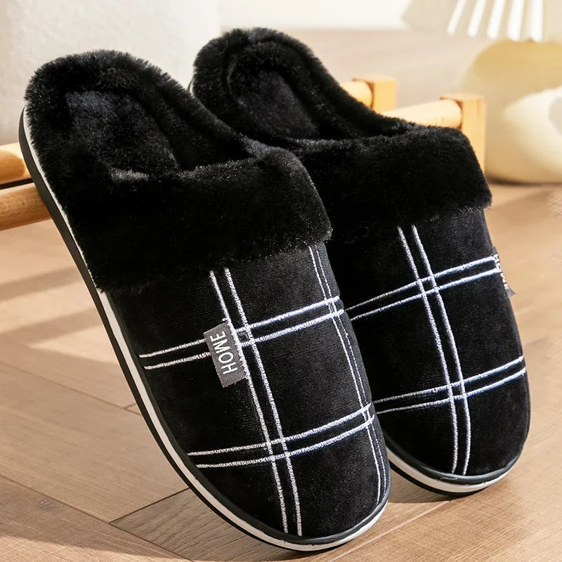 Coppia di pantofole in cotone peluche nero taglia EU 41/42