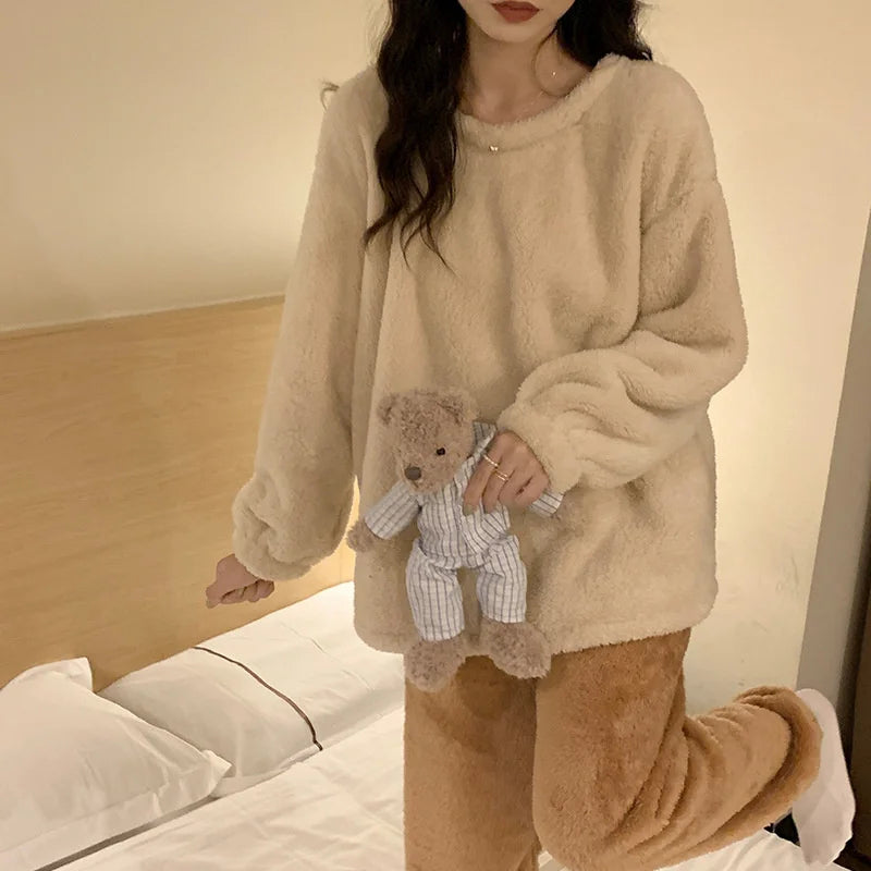 Set pigiama donna in pile fluffy, stile accogliente e rilassato