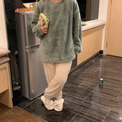 Set loungewear donna in pile fluffy per serate in casa