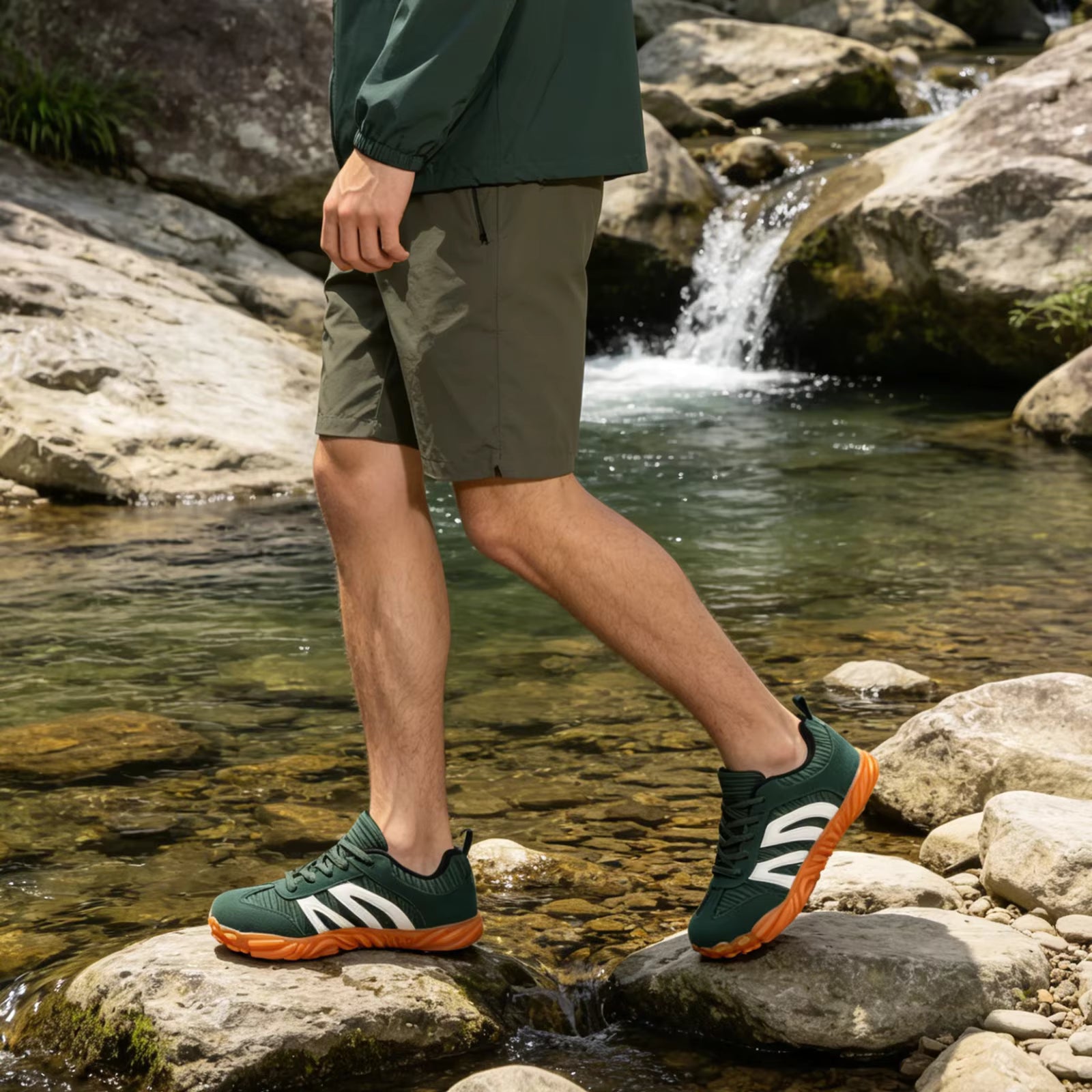 Rovik sneakers nere indossate in contesto casual