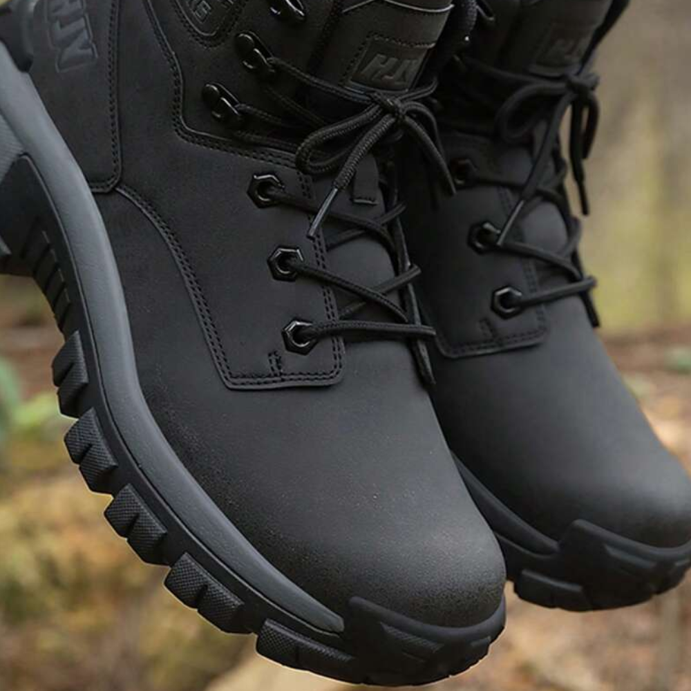 Dettaglio collare imbottito scarpe trekking uomo Roxton caviglia alta